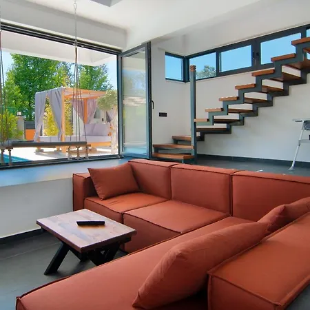 Marvelous With Pool And Jacuzzi In Villa *