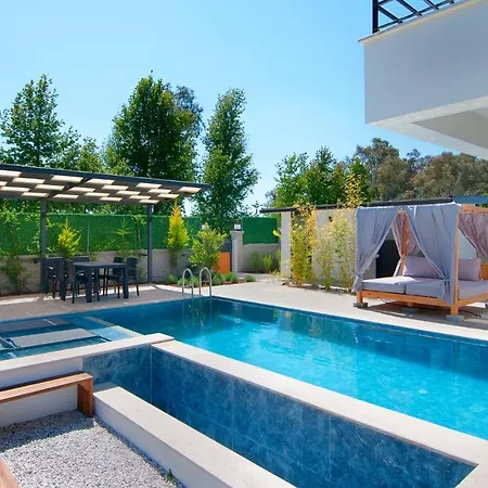 Marvelous With Pool And Jacuzzi In Villa Fethiye