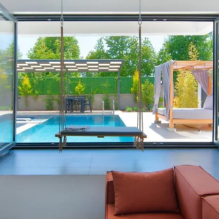 Marvelous With Pool And Jacuzzi In