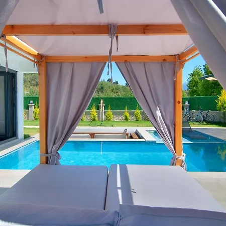Marvelous With Pool And Jacuzzi In Fethiye