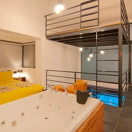 Marvelous With Pool And Jacuzzi In